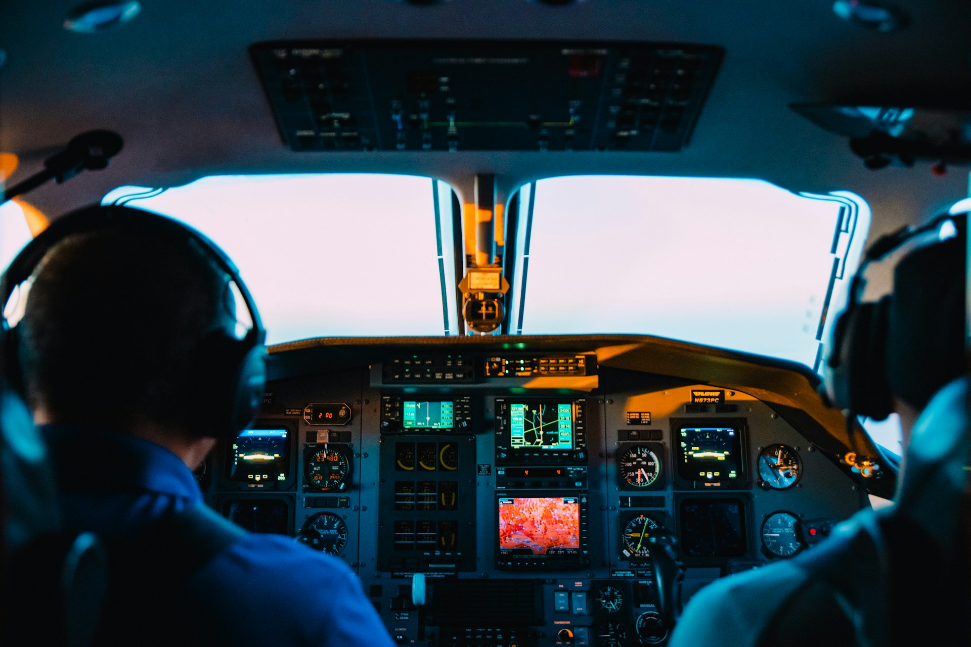 How to Choose the Right Flight School for Your Pilot Training