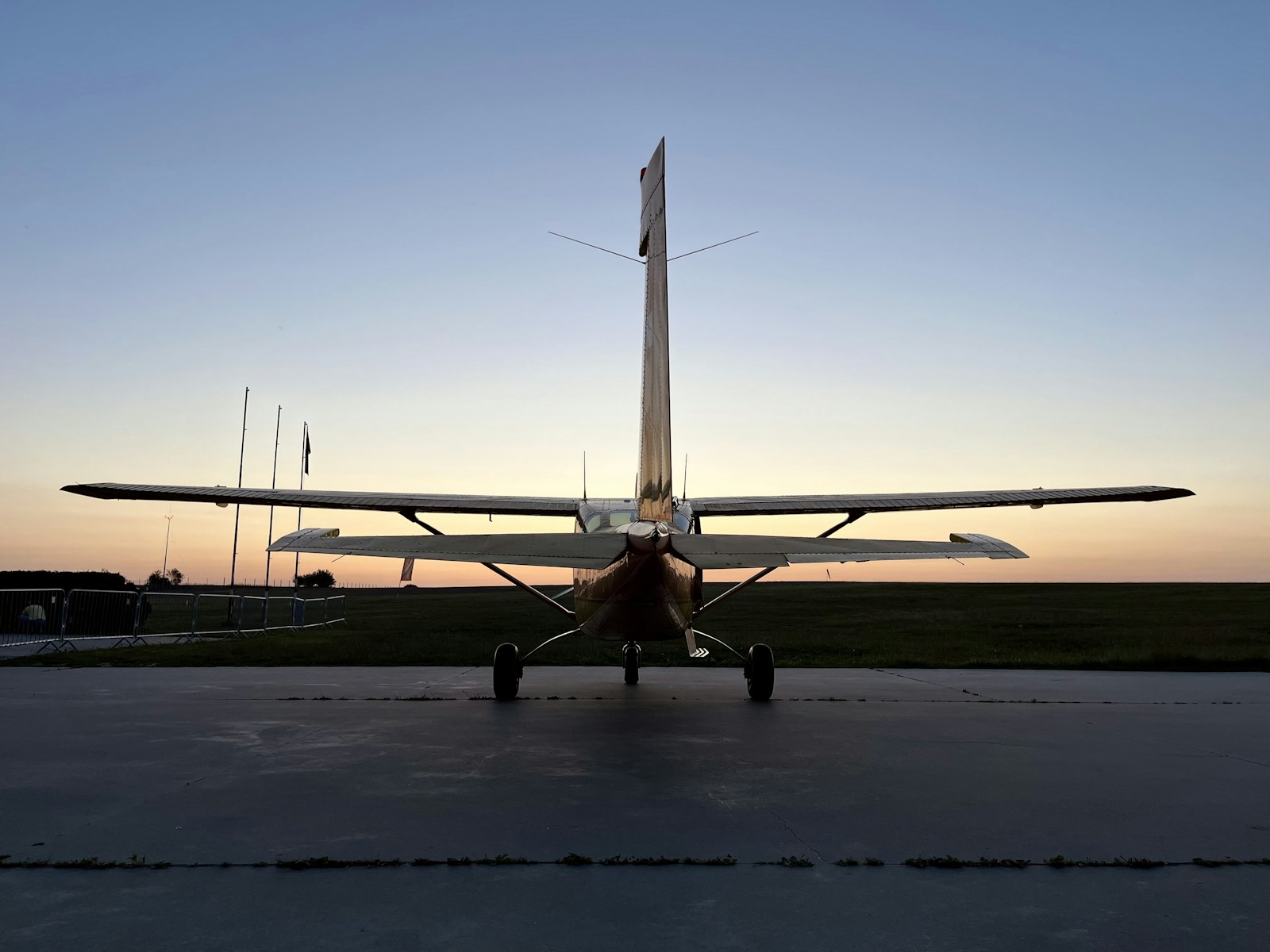 Flying Lessons for Teenagers: Ages, Trial Flights and the Route to a PPL